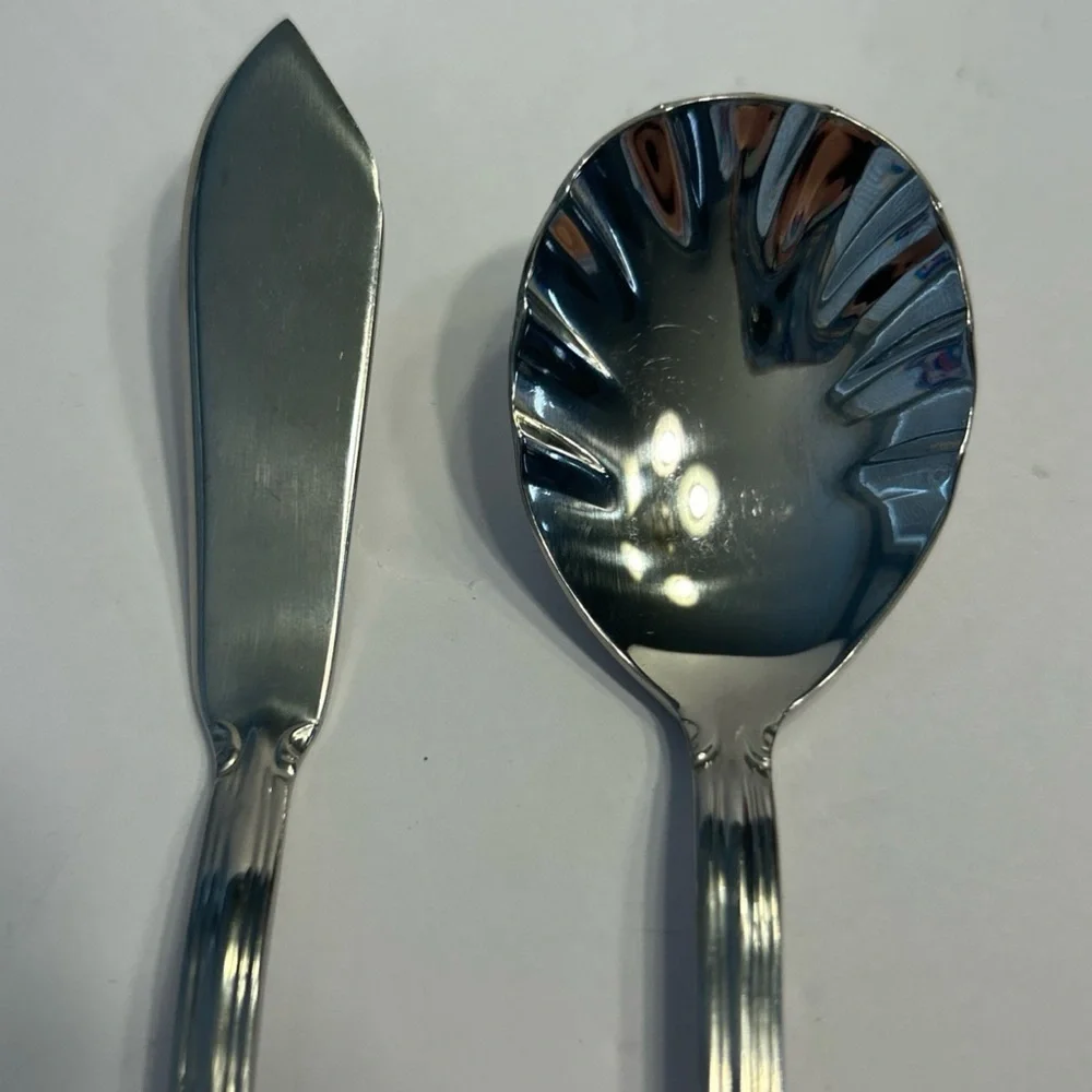 Wallace Silver  CAMDEN 18/10 Stainless  Master Butter Knife & Sugar Spoon EUC